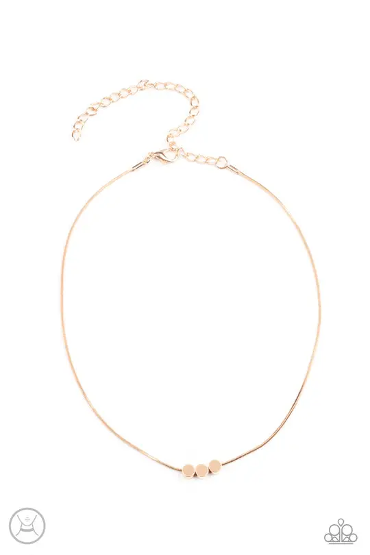 Paparazzi Dynamically Dainty - Gold 1