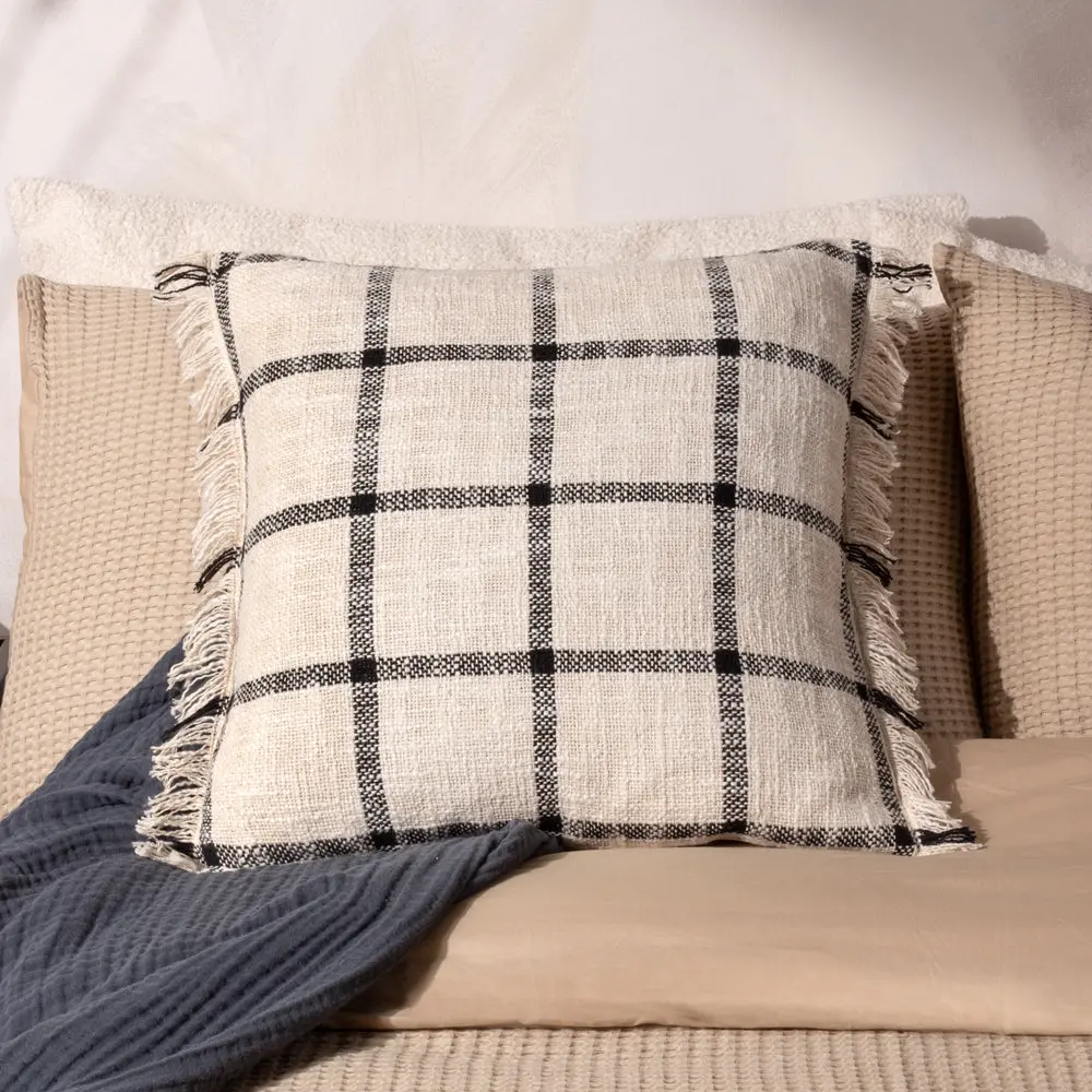 Beni Cushion Natural/Black 1